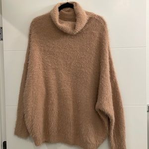 EXPRESS- Cozy and oversized sweater
